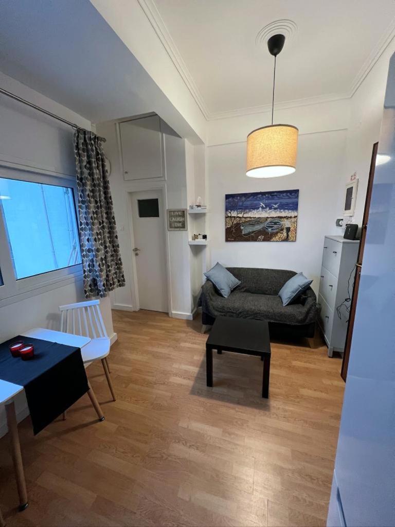 Minimal Apartment Next To The Center Atény Exteriér fotografie